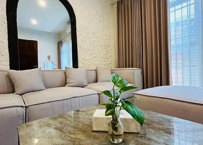 Pensión Puri Ratu 3*