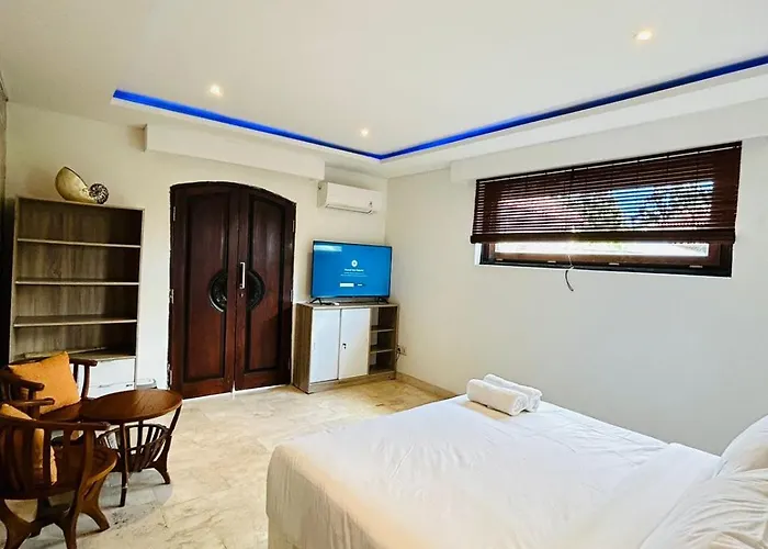 Pensión Puri Ratu 3*