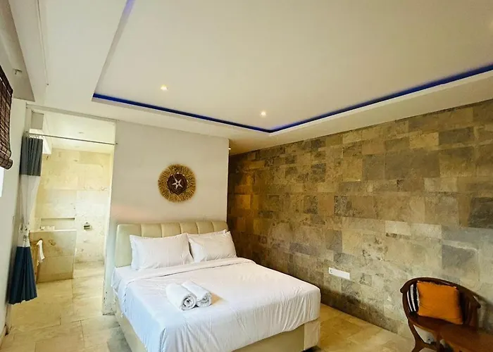 Puri Ratu Pensión 3*