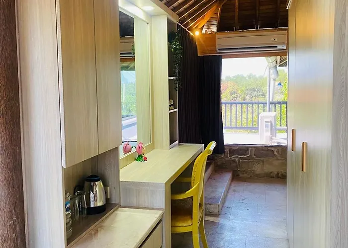 Pensión Puri Ratu 3*